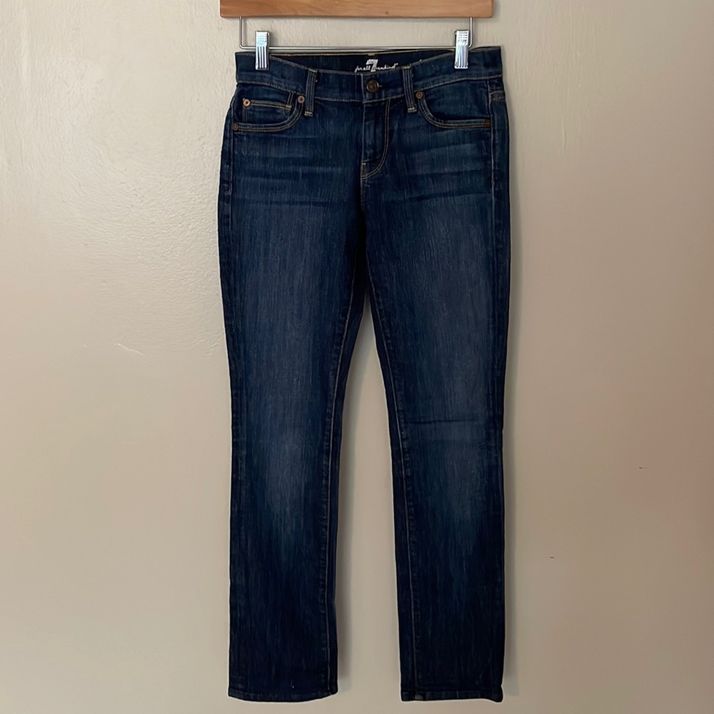 EUC 7 For All Mankind Straight Jeans. Size 24